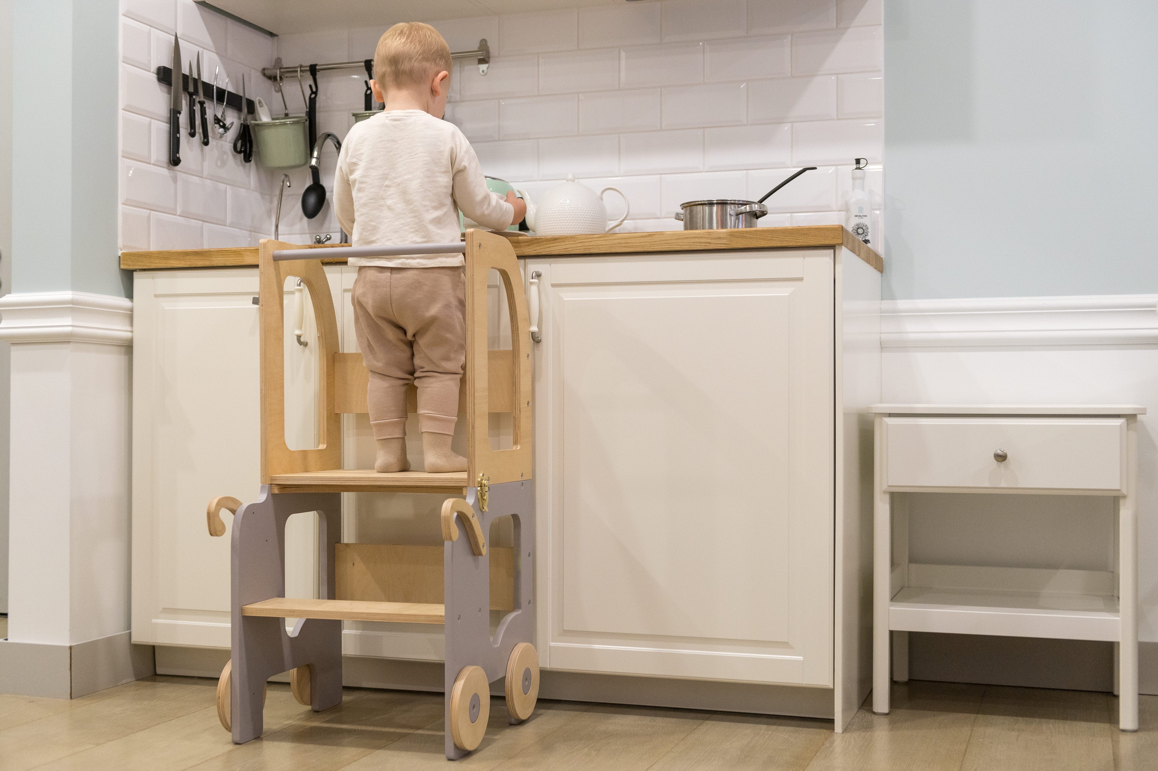 Tour d'apprentissage Montessori 2-en-1 – Tabouret & Table