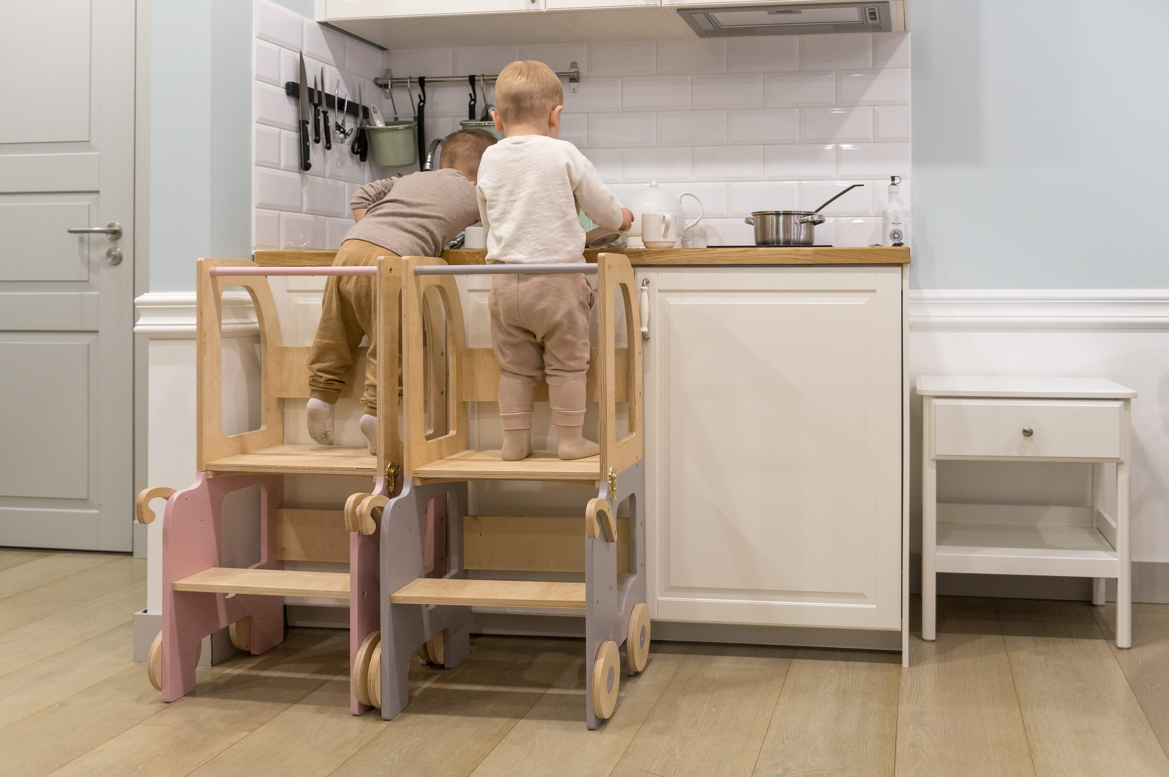 Tour d'apprentissage Montessori 2-en-1 – Tabouret & Table