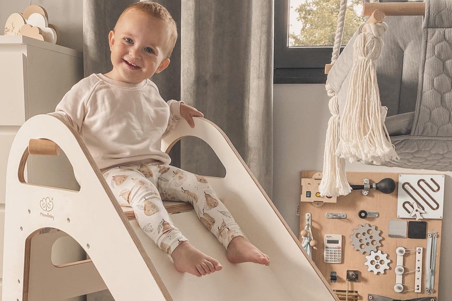 Wooden Indoor Scandi Slide for Children 87x46cm
